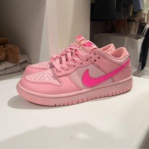 Dunk Low GS Triple Pink, Never worn, size 7
